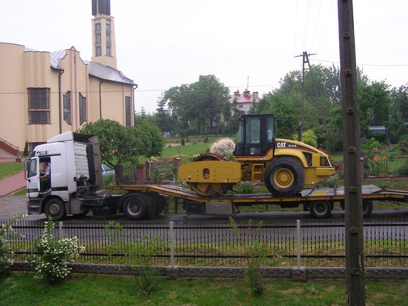 Przywoz i rozladunek maszyn.JPG